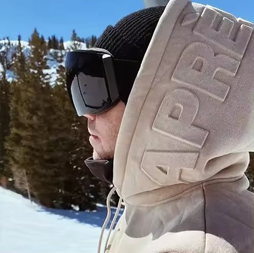 Fashion Sourcing: The Go-To Manufacturer for High-Quality Custom Hoodies