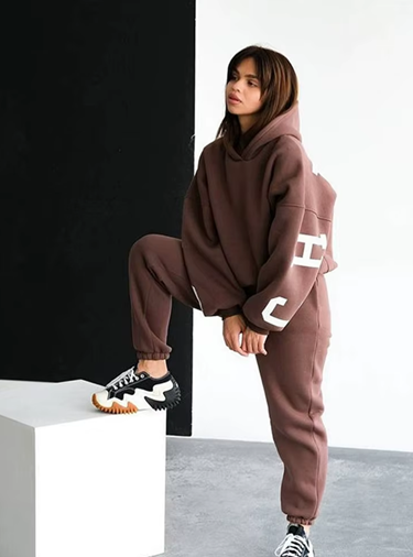 How Apparel Sourcing Manufacturers in China Reduce Production Costs