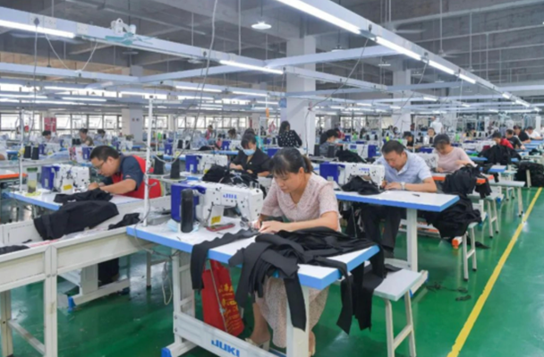 Advantages of Working with a Professional Garment Sourcing Company in China