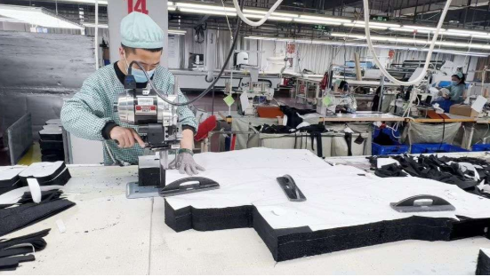 Inside China’s Custom Clothing Manufacturing Process: From Concept to Finished Garment