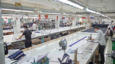 What Global Fashion Brands Expect from a Reliable B2B Clothing Factory in China